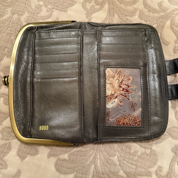 Hobo Alice Gray Leather wallet - Picture 4 of 11